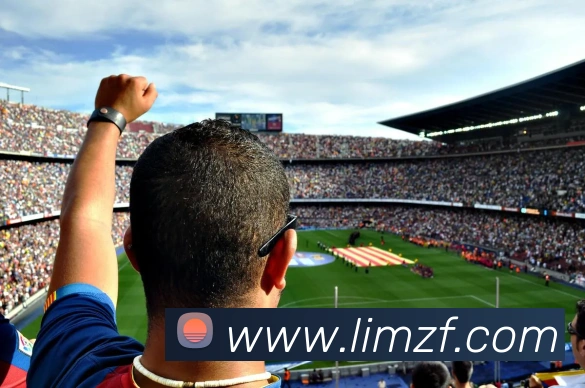 曼联高层今日与索尔斯克亚及卡里克进行重要面谈分析球队未来发展方向